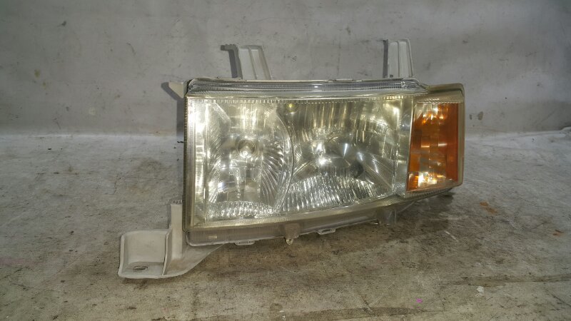 Фара TOYOTA BB NCP31 левая (б/у)