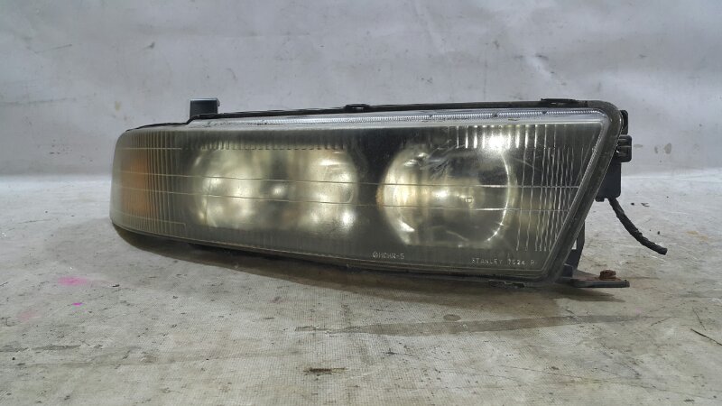 Фара MITSUBISHI LEGNUM EC5W правая (б/у)