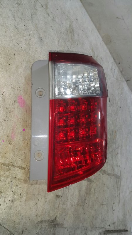 Стоп TOYOTA ALPHARD ANH20 задний правый (б/у)