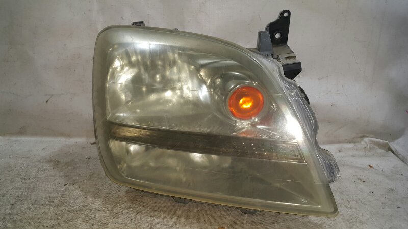 Фара MITSUBISHI DION CR5W правая (б/у)