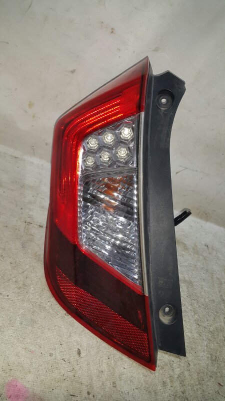 Стоп HONDA FIT GP5 левый (б/у)