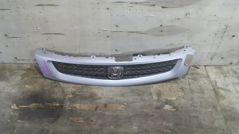 Решетка радиатора HONDA STREAM RN1 передняя (б/у)