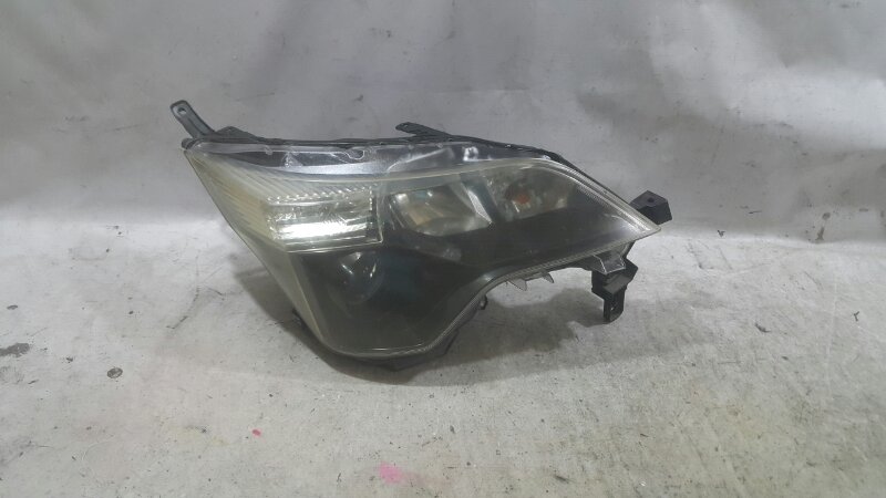 Фара TOYOTA PORTE NCP141 передняя правая (б/у)