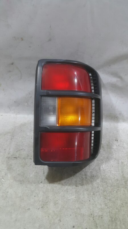 Стоп MITSUBISHI PAJERO V45W задний правый (б/у)