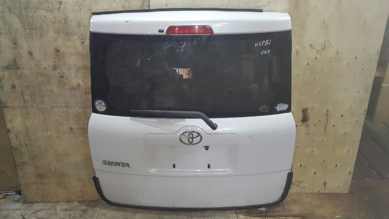 Дверь задняя TOYOTA SIENTA NCP81 (б/у) Дверь задняя TOYOTA SIENTA NCP81 (б/у)