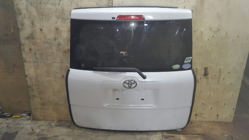 Дверь задняя TOYOTA SIENTA NCP81 (б/у) Дверь задняя TOYOTA SIENTA NCP81 (б/у)