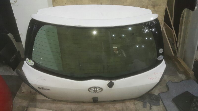 Дверь задняя TOYOTA VITZ SCP90 (б/у) Дверь задняя TOYOTA VITZ SCP90 (б/у)