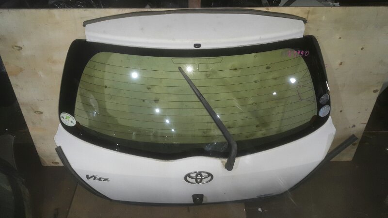 Дверь задняя TOYOTA VITZ KSP90 (б/у) Дверь задняя TOYOTA VITZ KSP90 (б/у)