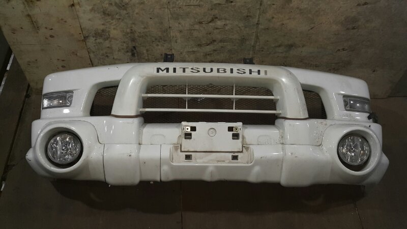 Бампер MITSUBISHI DELICA PD6W передний (б/у) Бампер MITSUBISHI DELICA PD6W передний (б/у)