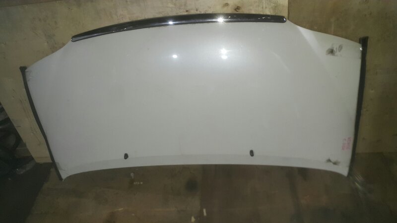 Капот TOYOTA GRANVIA KCH16 (б/у) Капот TOYOTA GRANVIA KCH16 (б/у)