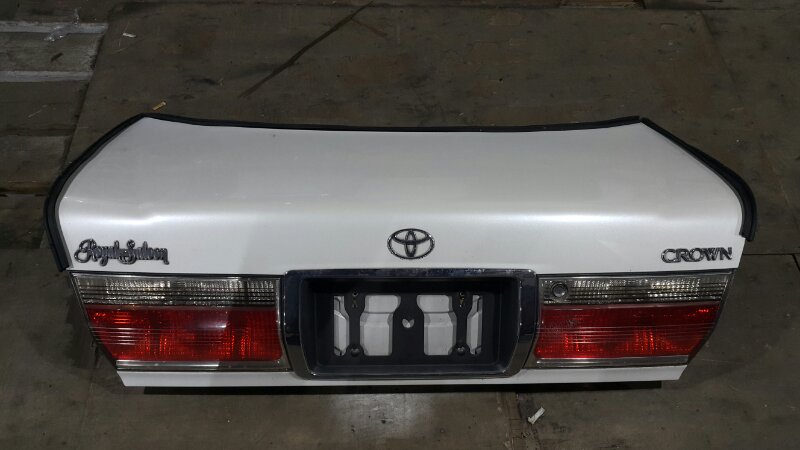 Крышка багажника TOYOTA CROWN JZS171 (б/у) Крышка багажника TOYOTA CROWN JZS171 (б/у)