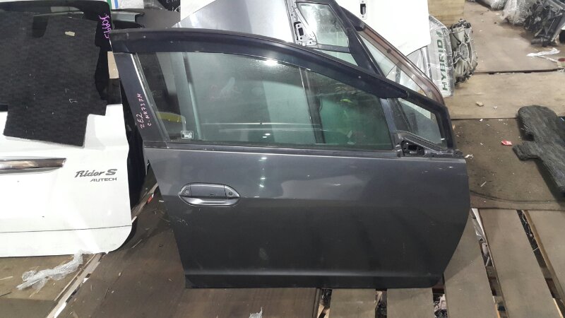 Дверь HONDA INSIGHT ZE2 передняя правая (б/у) Дверь HONDA INSIGHT ZE2 передняя правая (б/у)
