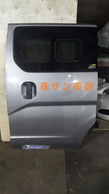 Дверь NISSAN NV200 VM20 задняя левая (б/у) Дверь NISSAN NV200 VM20 задняя левая (б/у)