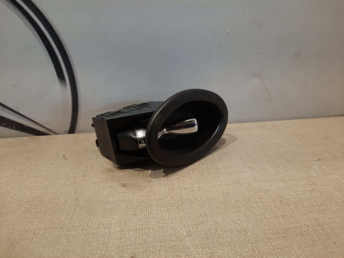 Кнопка стеклоподъемника MINI Countryman 2011 R60 N16B16A 61319800972 контрактная
