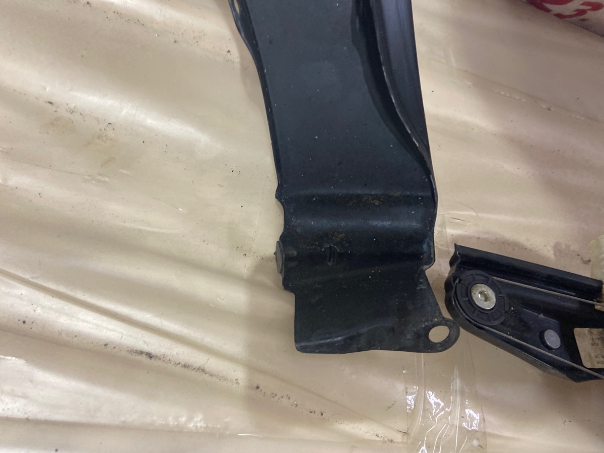 Крыло переднее правое Prius 2012 xw30