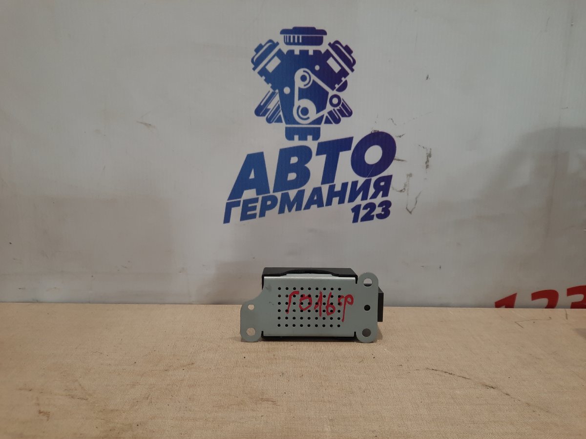 Усилитель антенны Volkswagen Golf 6 5M0035570B контрактная