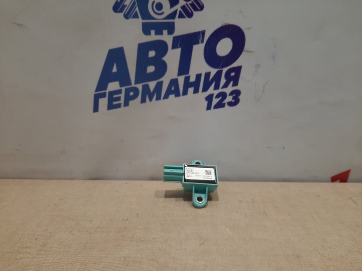 Датчик airbag передний левый Audi Q7 2010 4L 8K0955557C контрактная