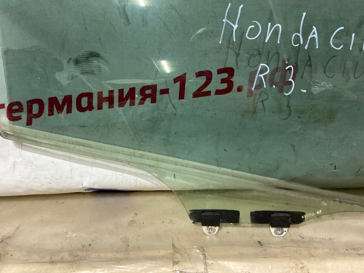 Стекло двери заднее правое Civic 2007 VIII