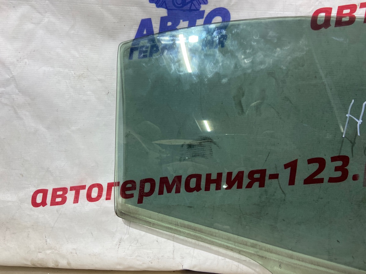 Стекло двери заднее правое Civic 2007 VIII
