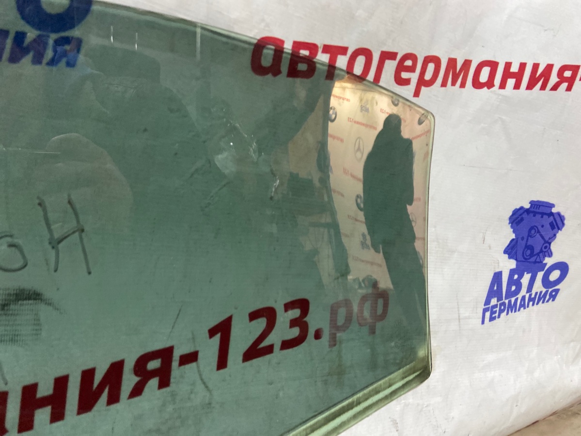 Стекло двери заднее правое Civic 2007 VIII