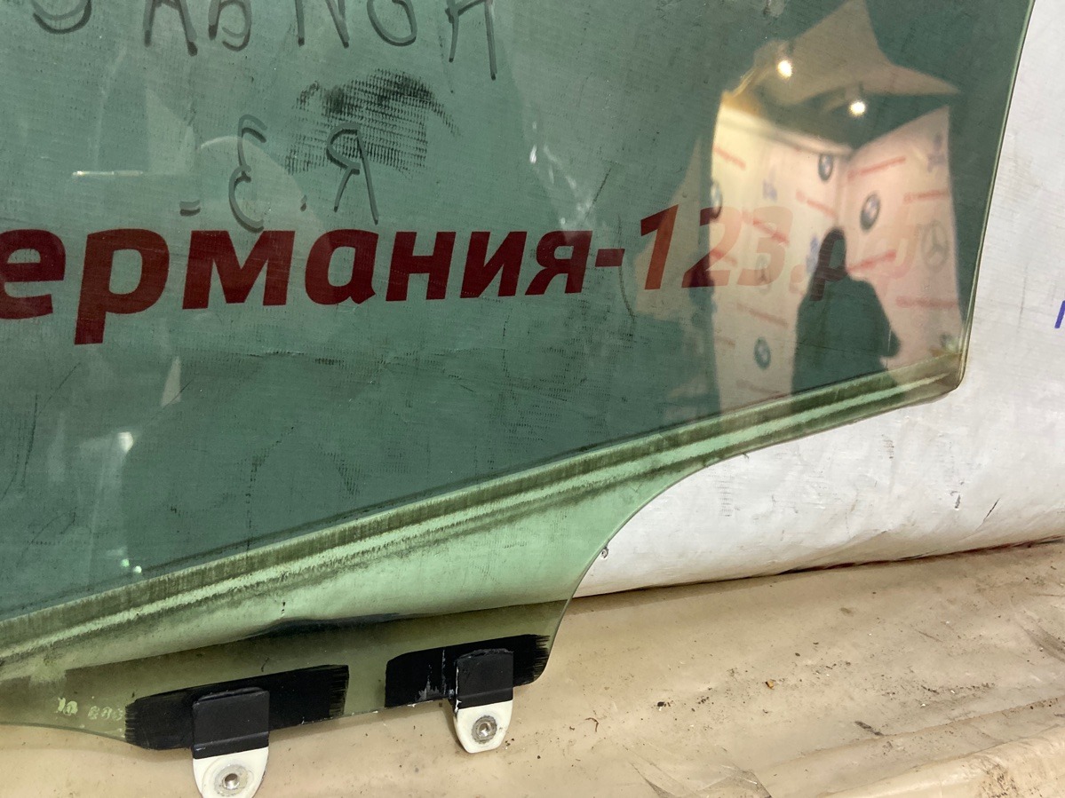 Стекло двери заднее правое Civic 2007 VIII