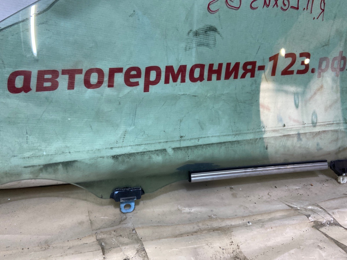 Стекло двери переднее правое GS 2007 300