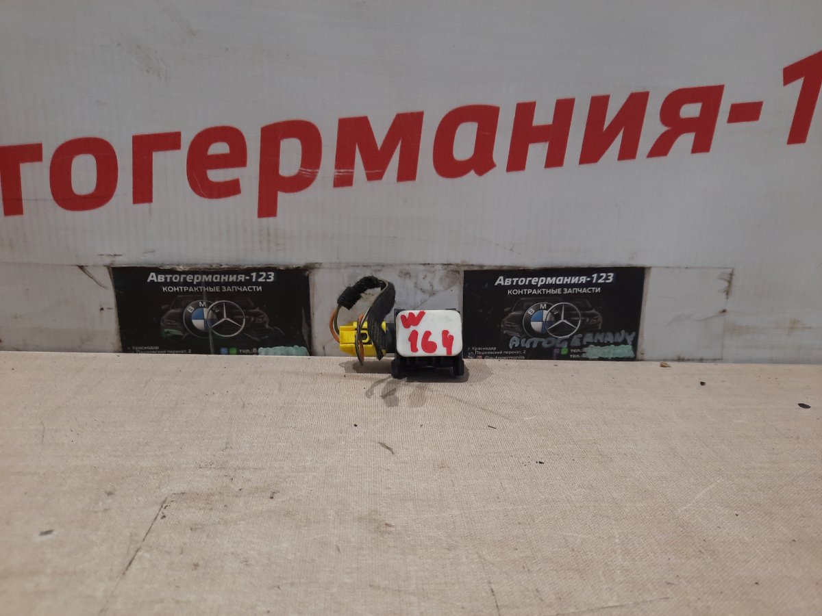 Датчик airbag Mercedes ML350 2006 W164 272.967 A0038202826 контрактная