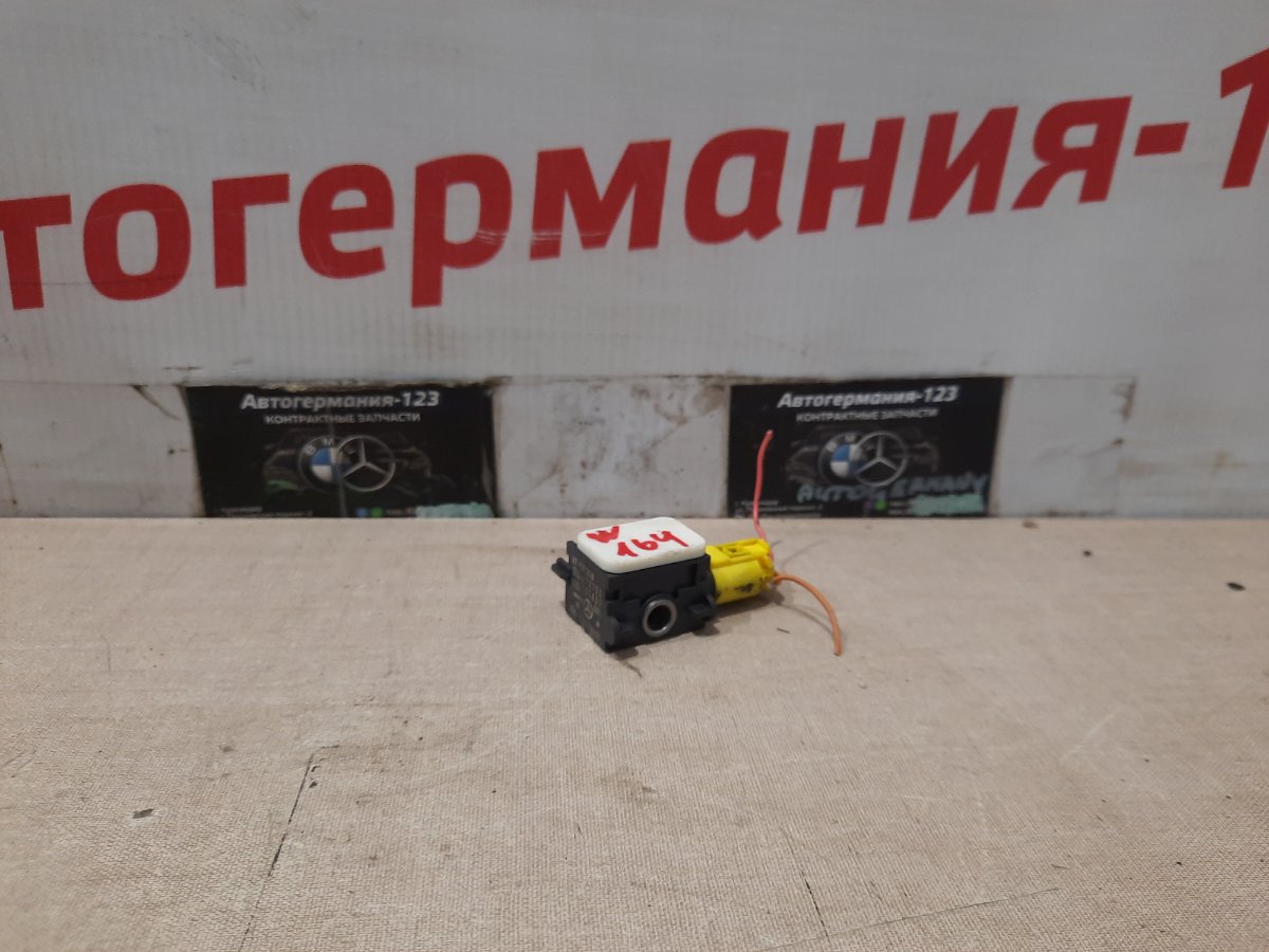 Датчик airbag Mercedes ML350 2006 W164 272.967 A0038202826 контрактная