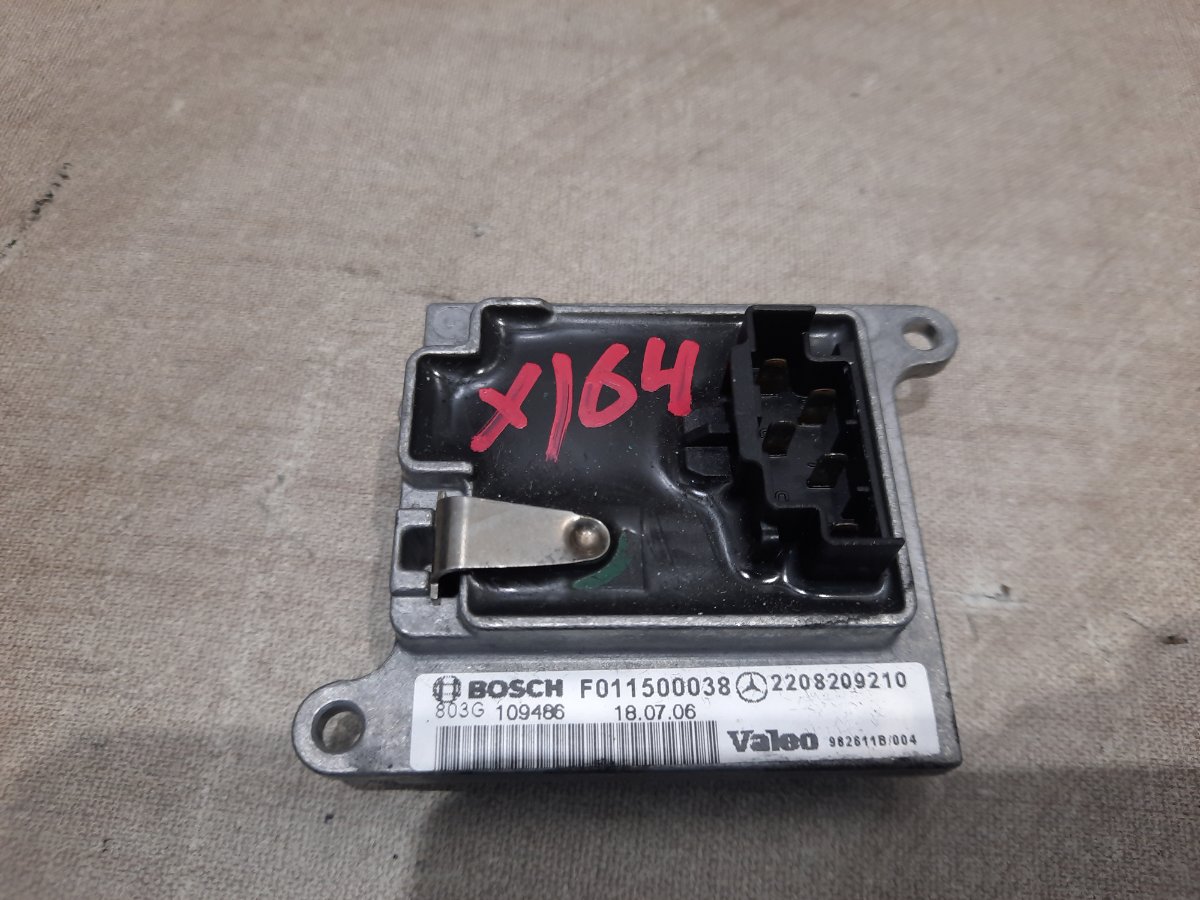 Резистор печки Mercedes GL550 X164 273.963 Резистор печки Mercedes GL550 X164 273.963