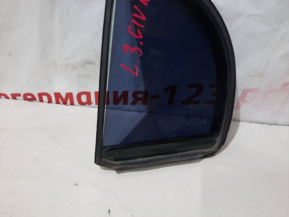 Форточка двери задняя левая Honda Civic VIII