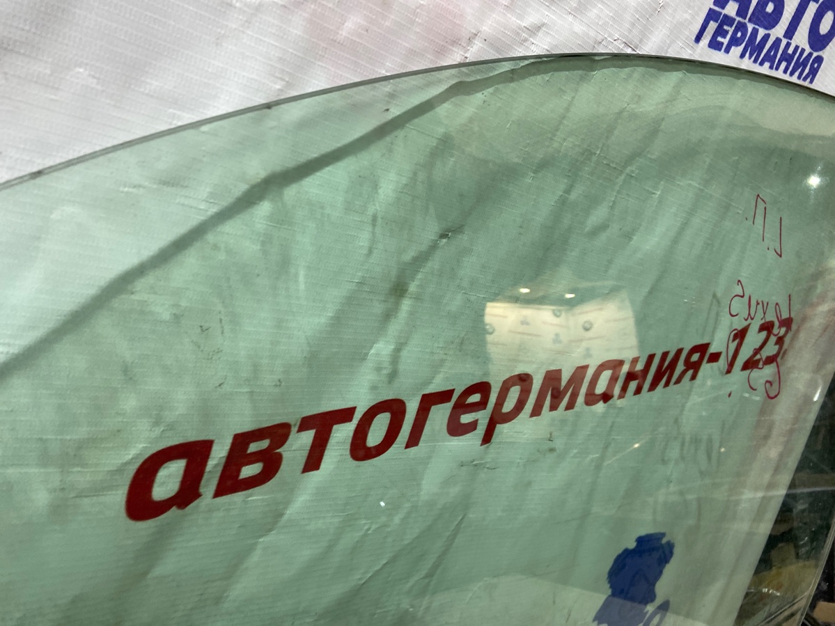 Стекло двери переднее левое Lexus GS 300