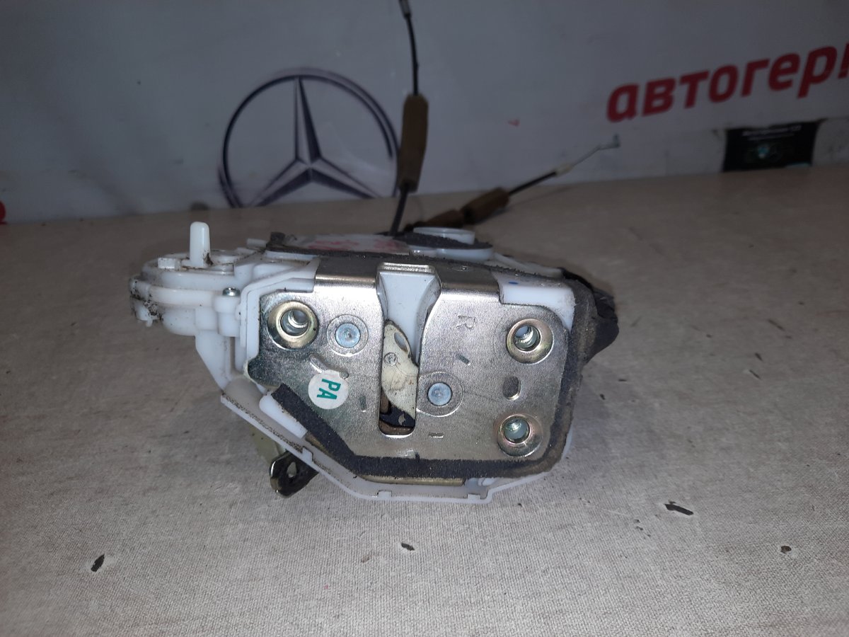 Замок двери задний правый Honda Civic VIII