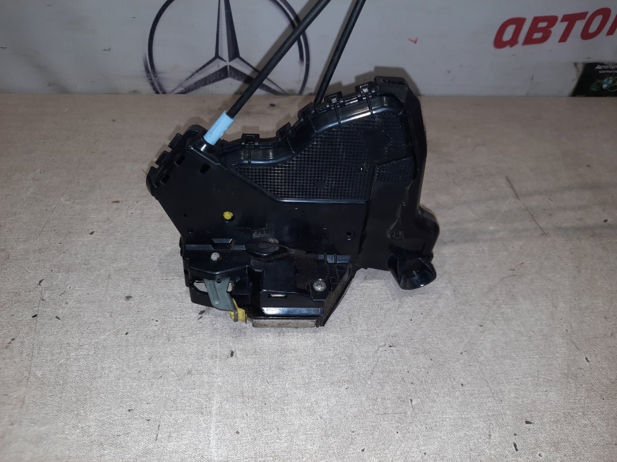 Замок двери передний правый Corolla 2008 E150