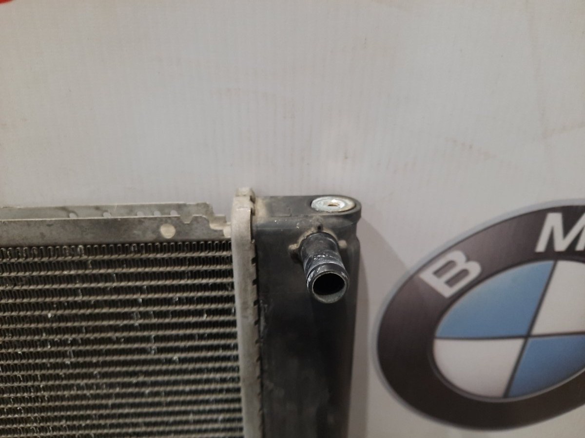 Радиатор двс Prius 2012 xw30 Радиатор двс Prius 2012 xw30