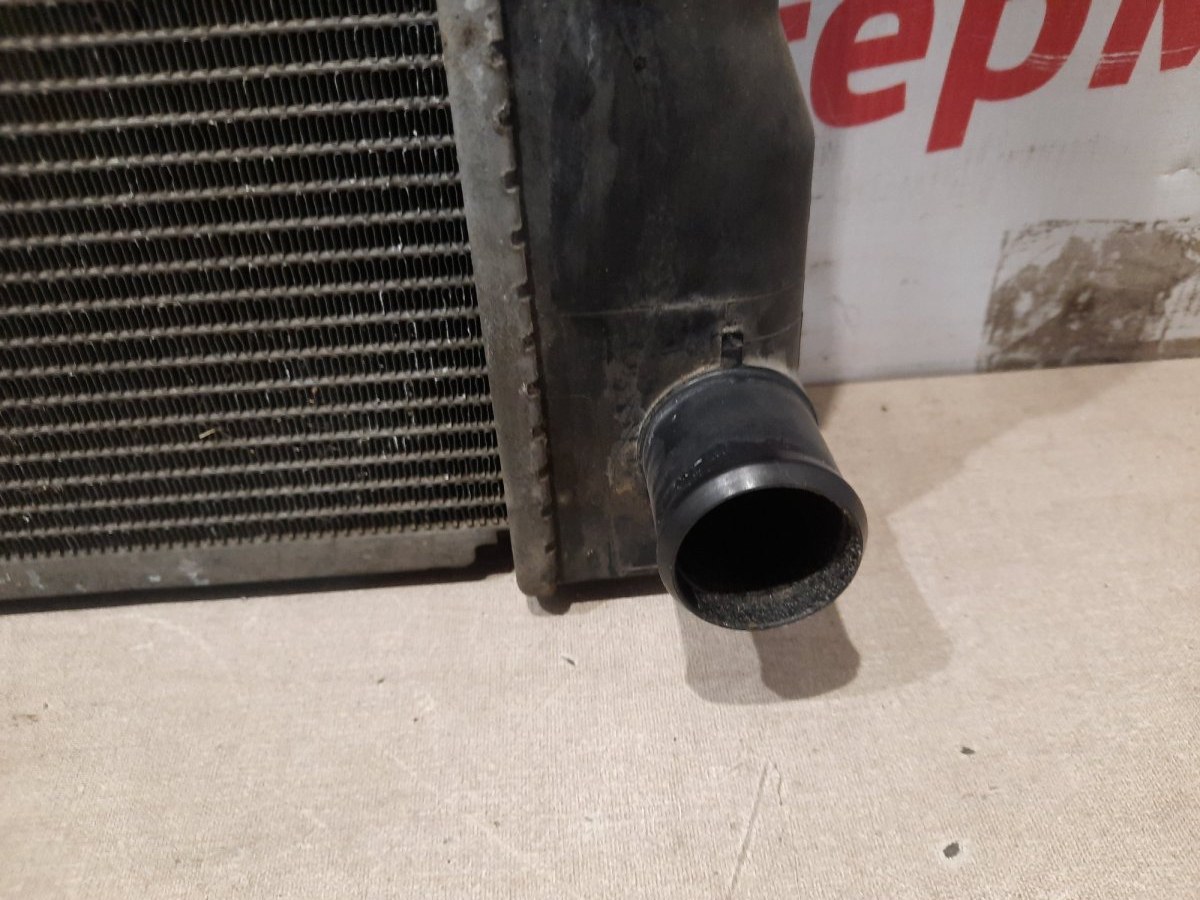 Радиатор двс Prius 2012 xw30 Радиатор двс Prius 2012 xw30