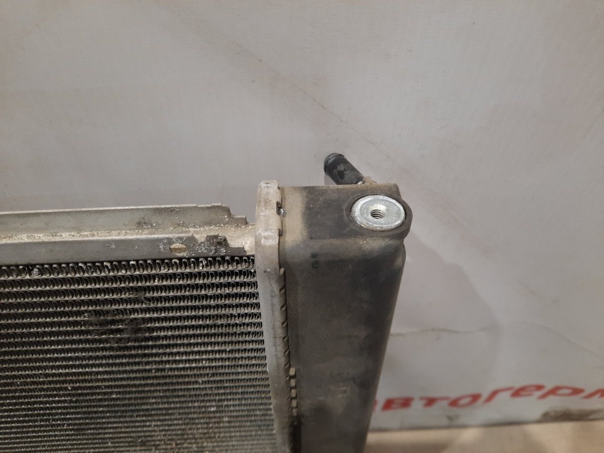 Радиатор двс Prius 2012 xw30 Радиатор двс Prius 2012 xw30