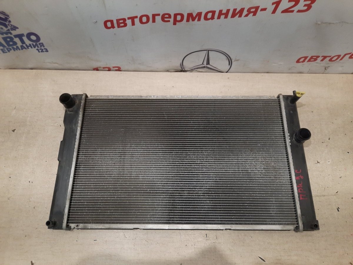 Радиатор двс Prius 2012 xw30 Радиатор двс Prius 2012 xw30