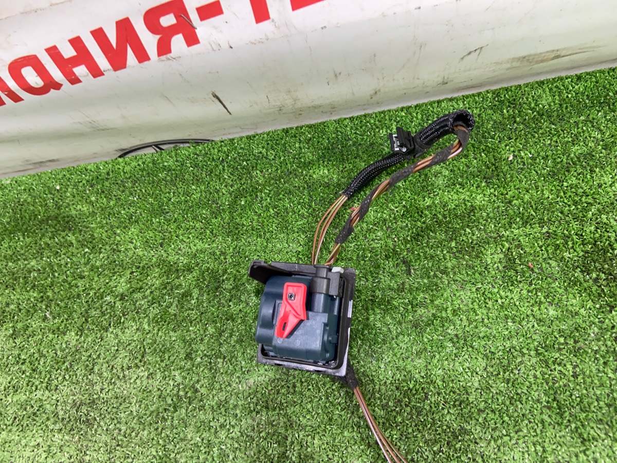 Активатор лючка бензобака C180 2014 W205 274.910