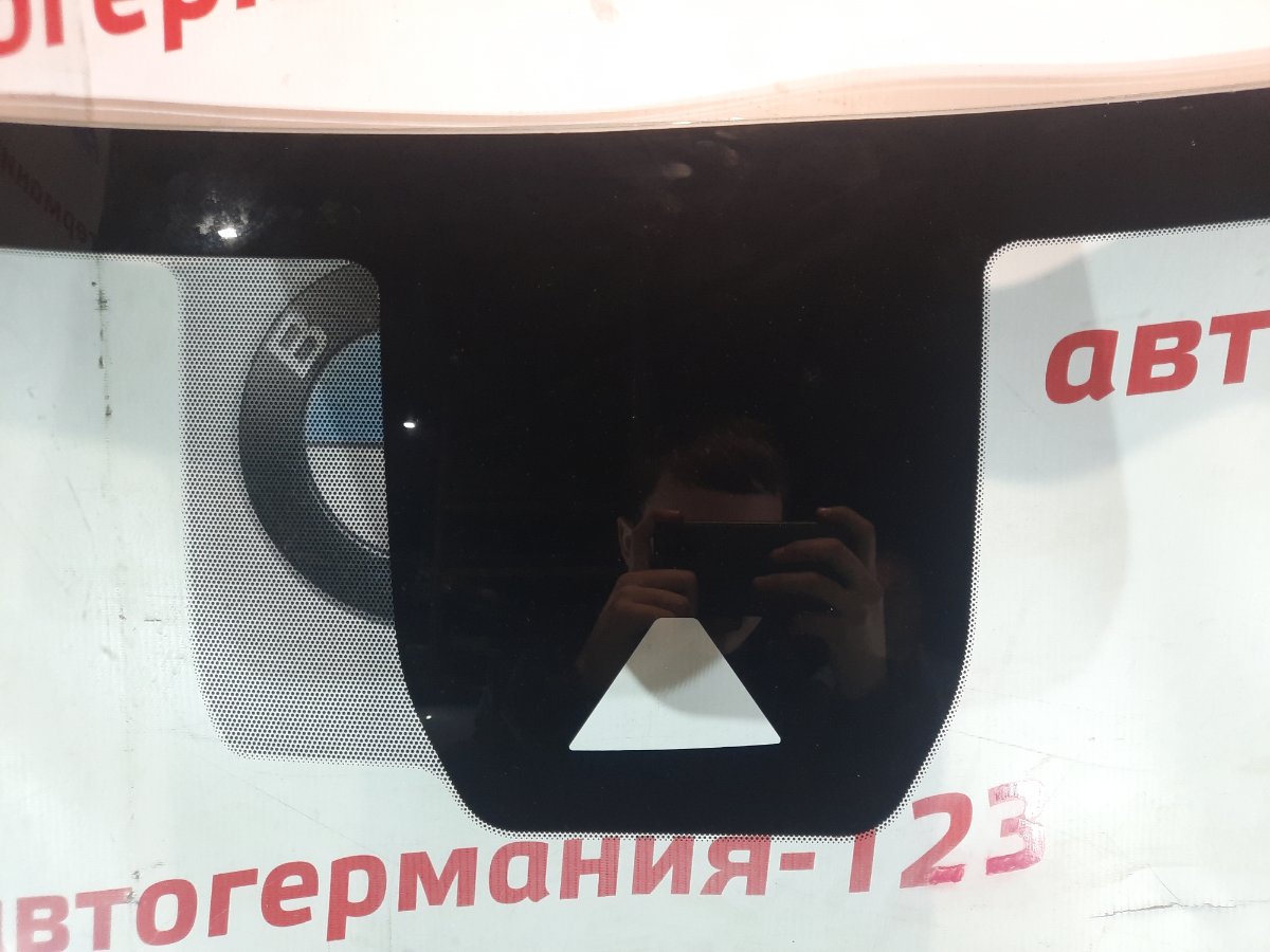 Стекло лобовое Nissan Note E13 HR12DE