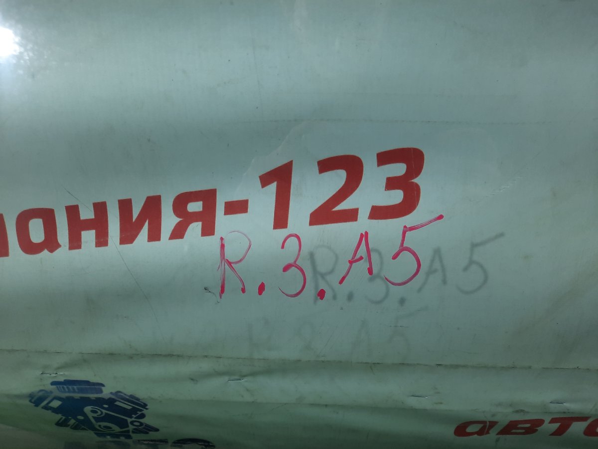 Стекло двери заднее правое A5 2009 8T Стекло двери заднее правое A5 2009 8T