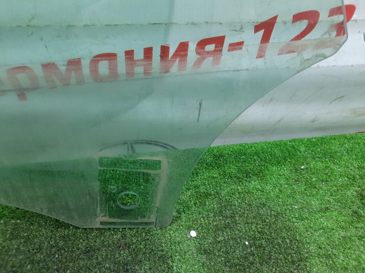 Стекло двери заднее левое A5 2009 8T