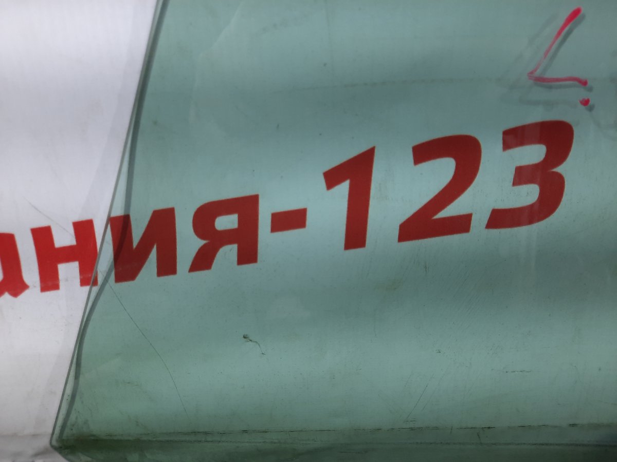 Стекло двери заднее левое A5 2009 8T