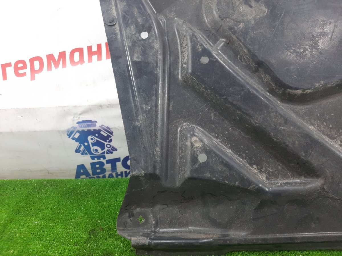Защита антигравийная задняя правая GLA180 2015 X156 270.910