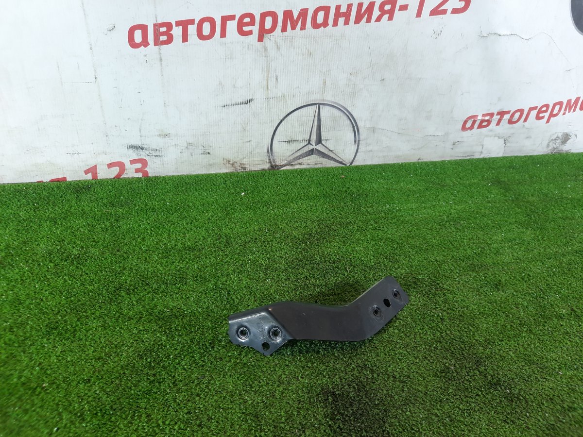 Кронштейн усилителя бампера правый Mercedes GLK300 2010 X204 272.948 A2046200285 контрактная