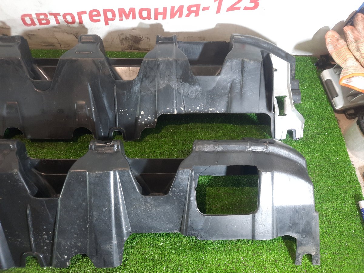Кронштейн порога GLK300 2010 X204 272.948