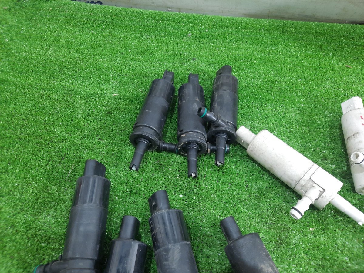 Насос омывателя фар Mercedes С200 W204 Насос омывателя фар Mercedes С200 W204