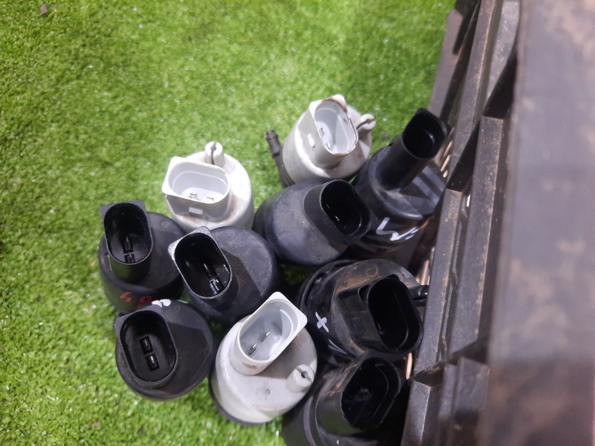 Насос стеклоочистителя С200 2014 W204