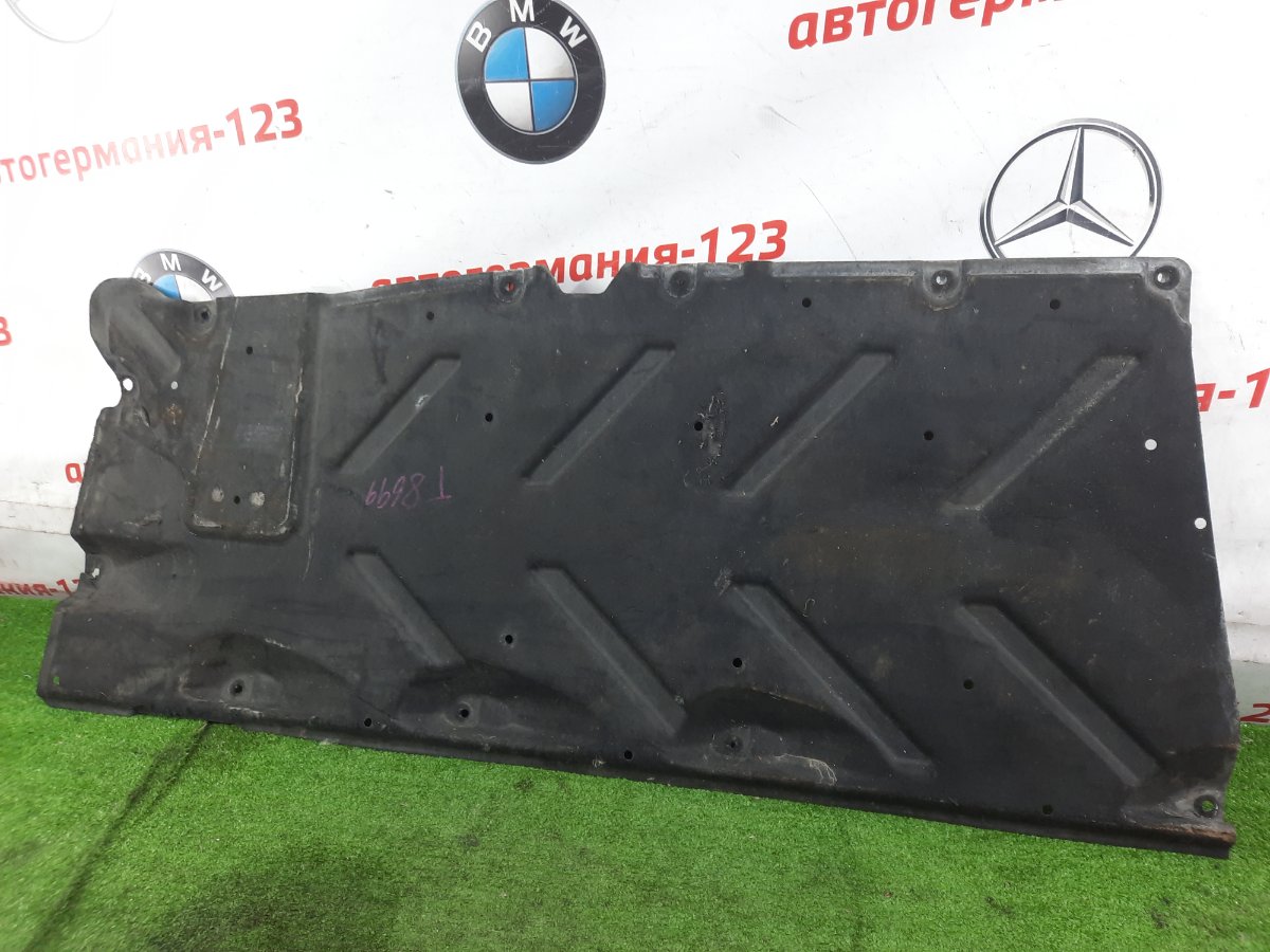 Запчасть защита антигравийная правая Mercedes A180 2016 W176 270.910 A2466840200 контрактная Защита антигравийная правая Mercedes A180 2016 W176 270.910 A2466840200 контрактная