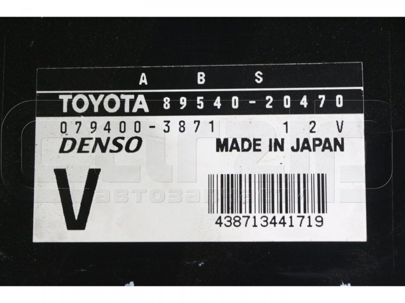 Блок электронный Celica ZZT231 Блок электронный Celica ZZT231