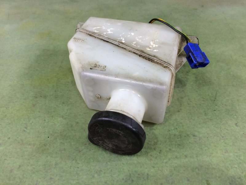 Бачок для тормозной жидкости CANTER FG70EB-50040